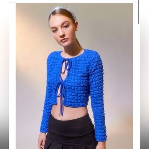 UO 💙NWOT💙 BUBBLE KNIT TIE FRONT TOP